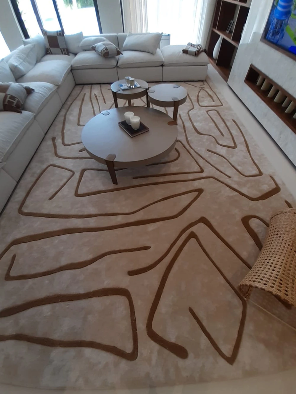 Cut and loop pile carpet with exposed canvas in bamboo silk